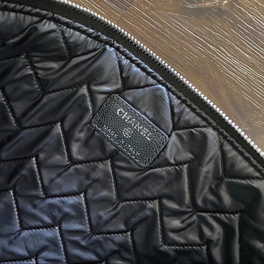 Chanel Chevron O Case - Picture 3 of 7